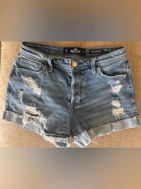 Hollister High-Rise Mom Shorts 3” Inseam – Vintage Stretch Size 5 / W27